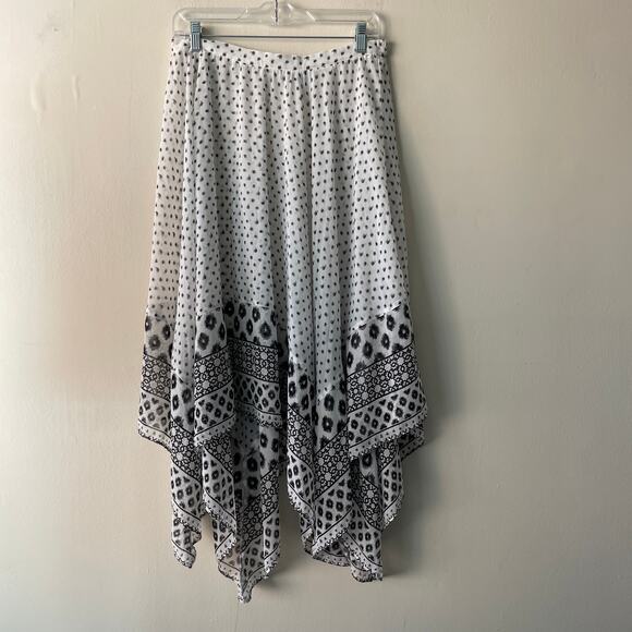 Express Black & White Abstract Print High & Low Midi Skirt w Elastic Waist - SP - Picture 4 of 10